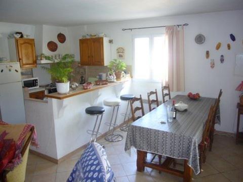 Les Cigales Bed & Breakfast Saint-Andiol Bilik gambar