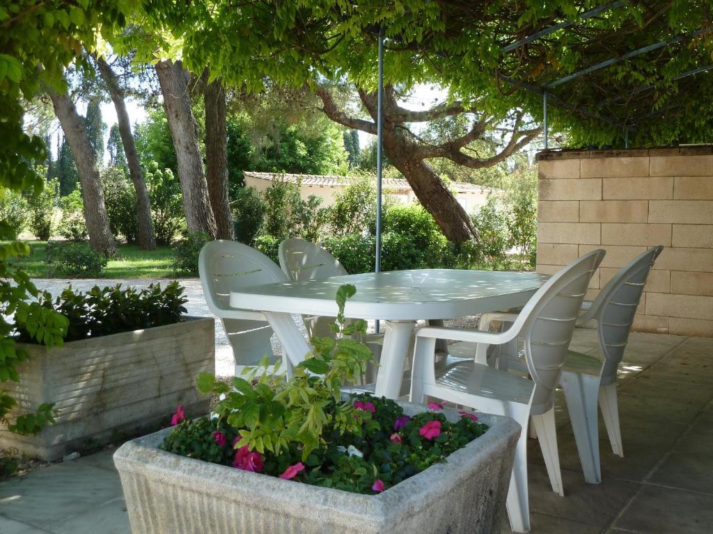 Les Cigales Bed & Breakfast Saint-Andiol Luaran gambar